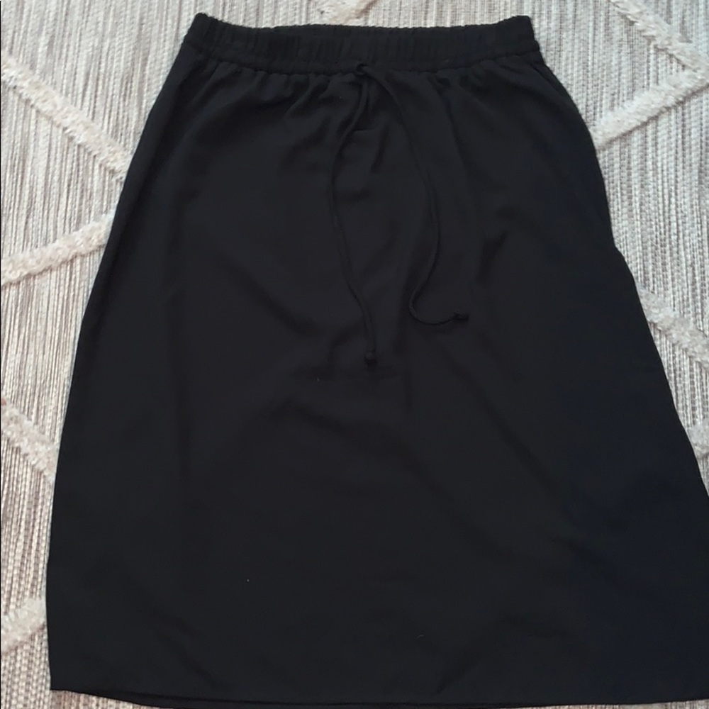 Midi length drawstring skirt